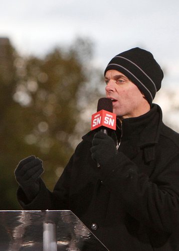 ESPNs Colin Cowherd,  co-host of SportsNation, talks about the daily sports events on stage in front of nearly 1000 cadets staff and faculty member Nov. 9, on Thayer Walkway. Photo by Tommy Gilligan/West Point Public Affairs